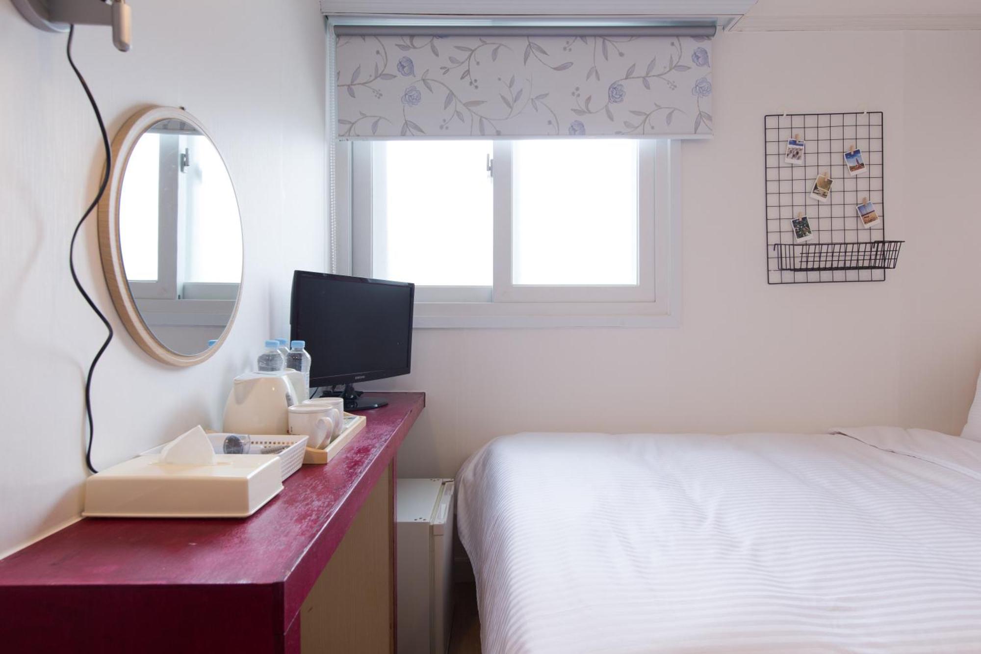 Travel Monster Hotel Seoul Bagian luar foto