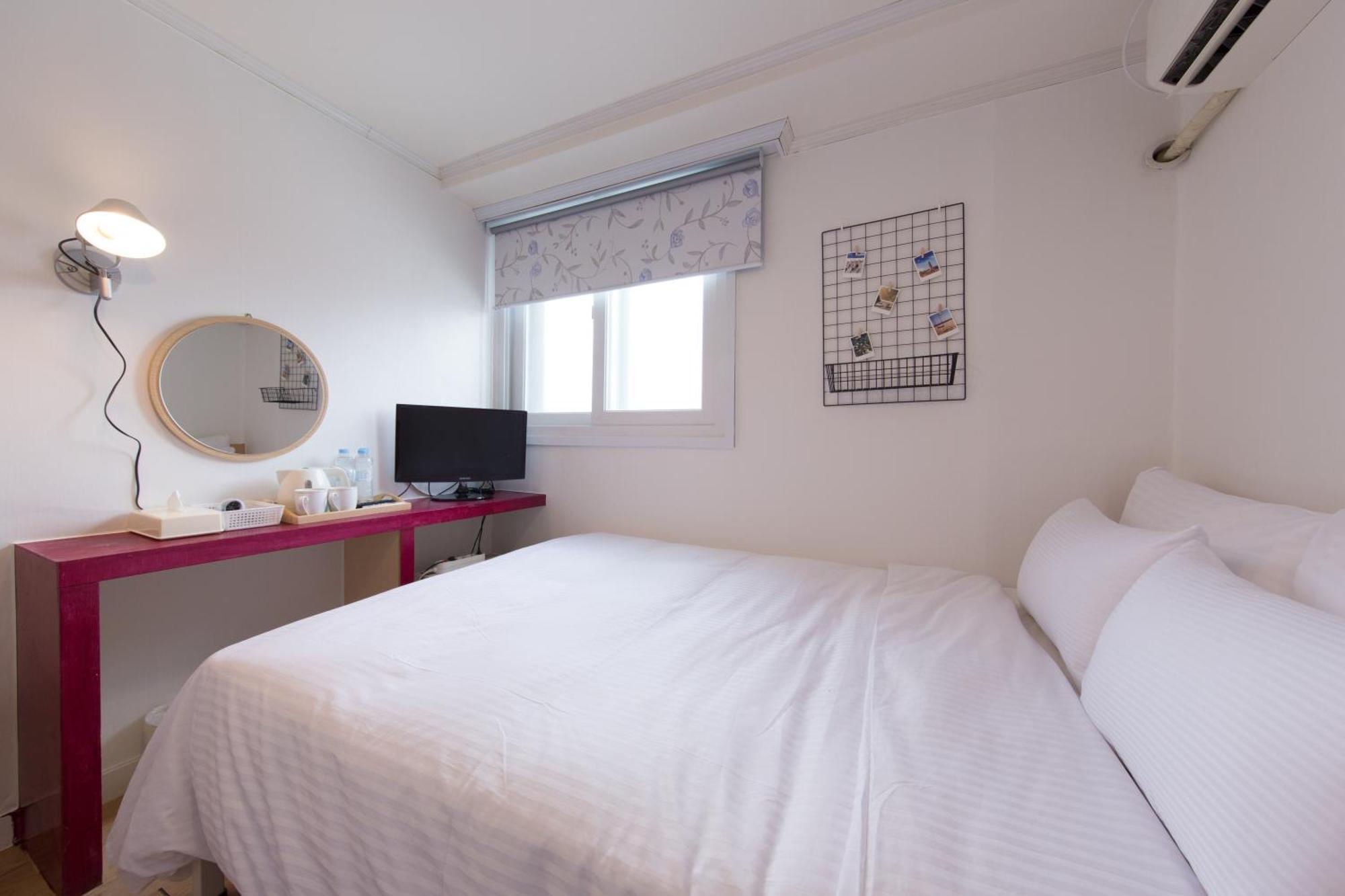 Travel Monster Hotel Seoul Bagian luar foto