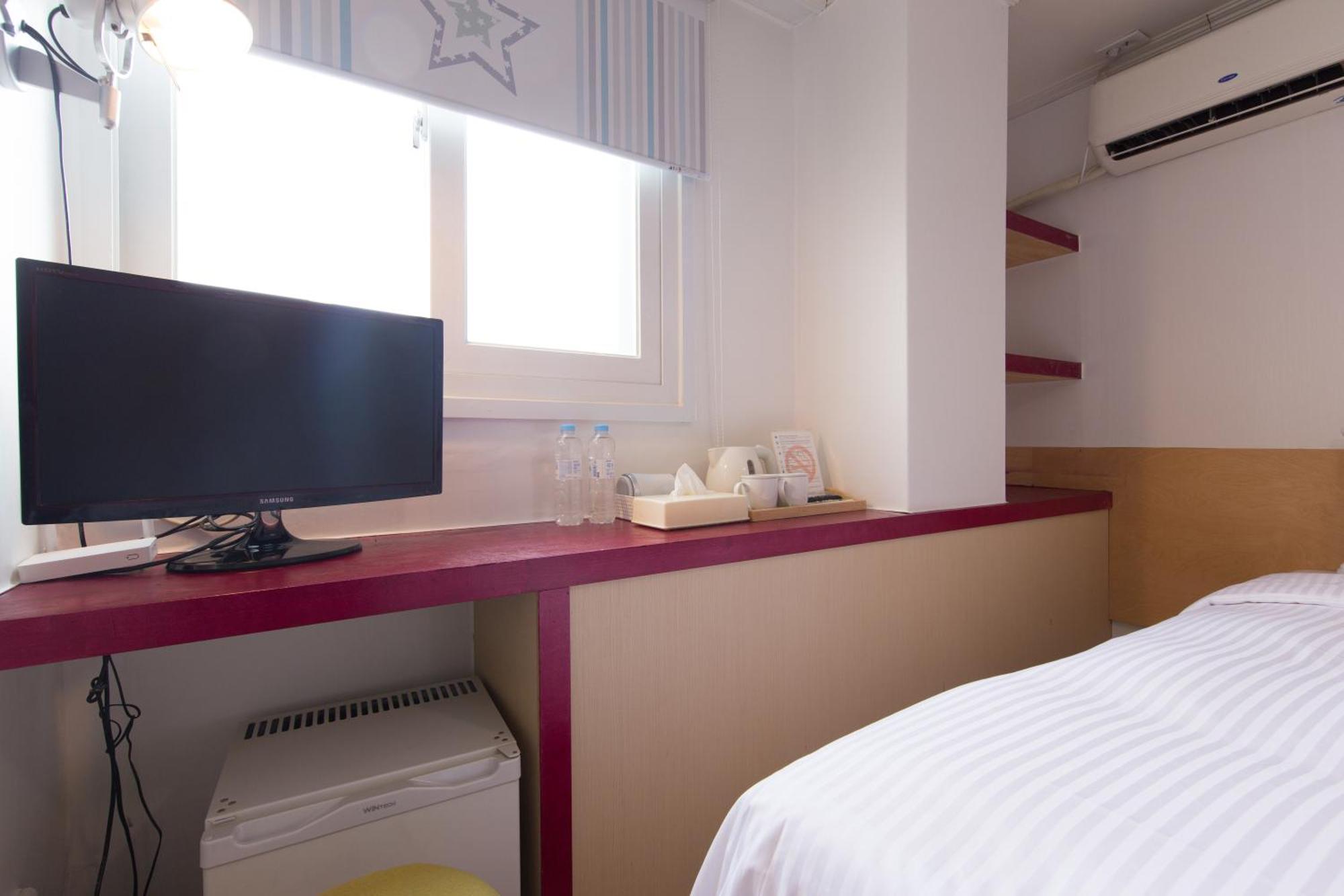 Travel Monster Hotel Seoul Bagian luar foto