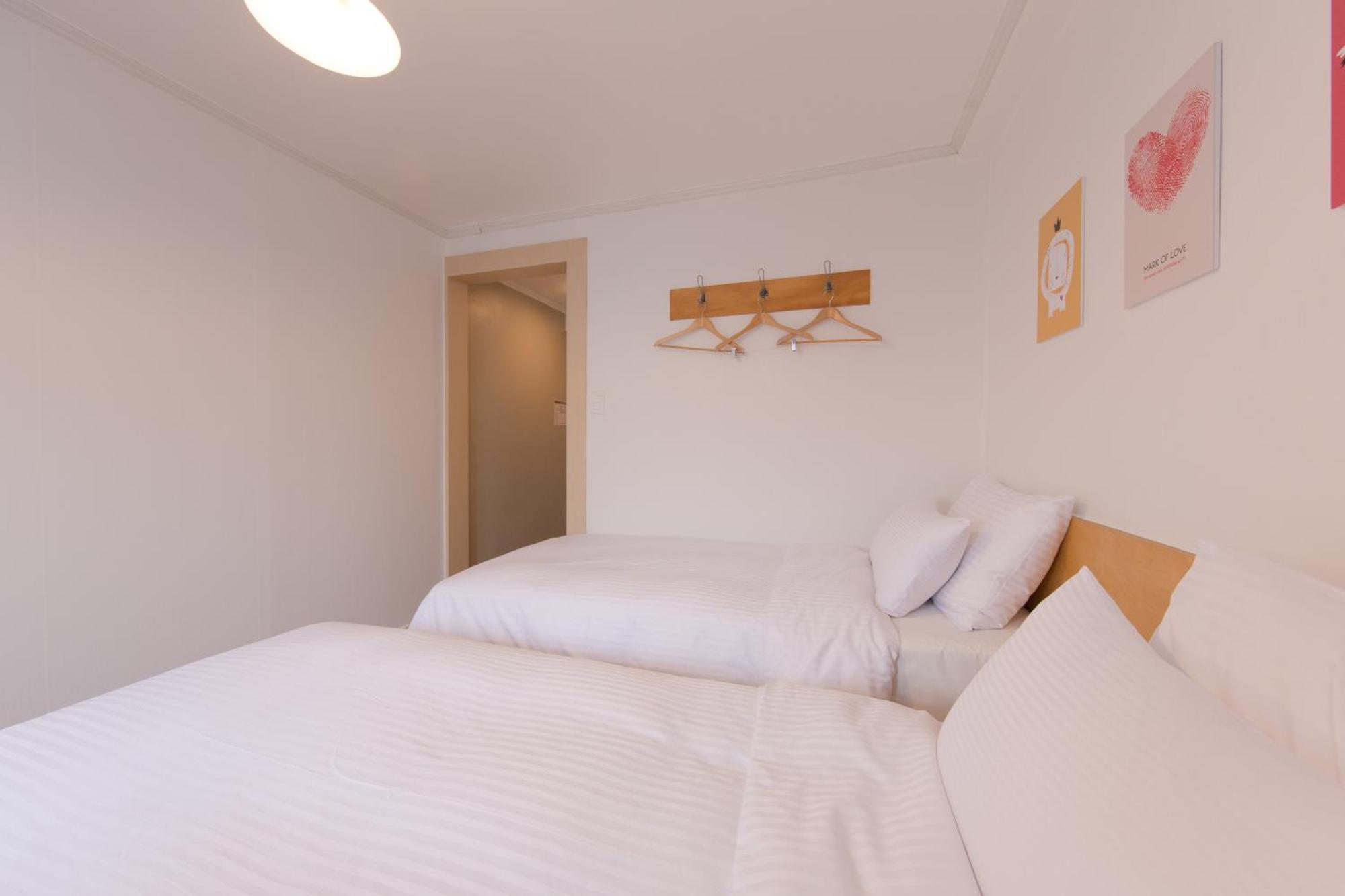 Travel Monster Hotel Seoul Bagian luar foto