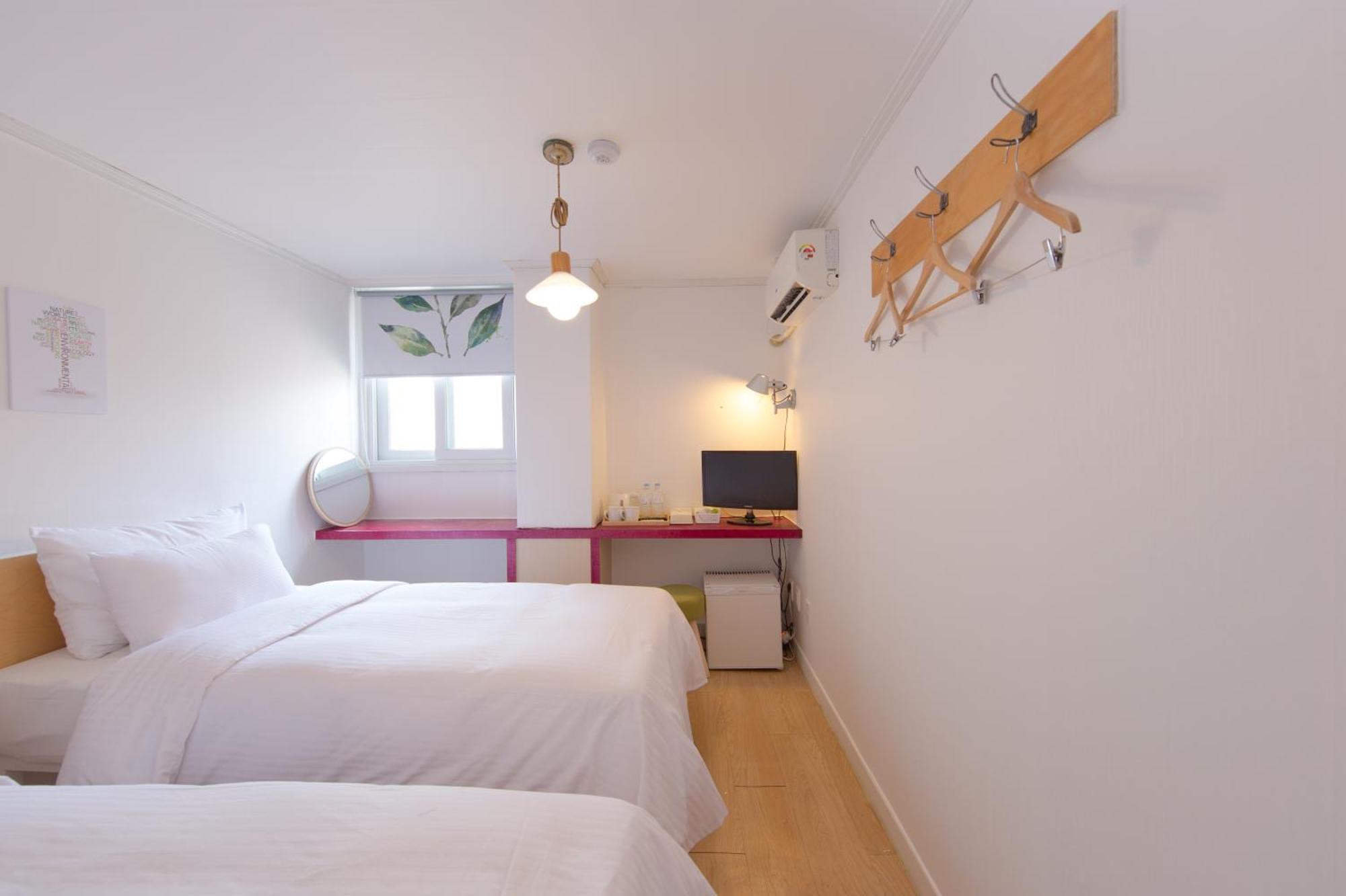 Travel Monster Hotel Seoul Bagian luar foto