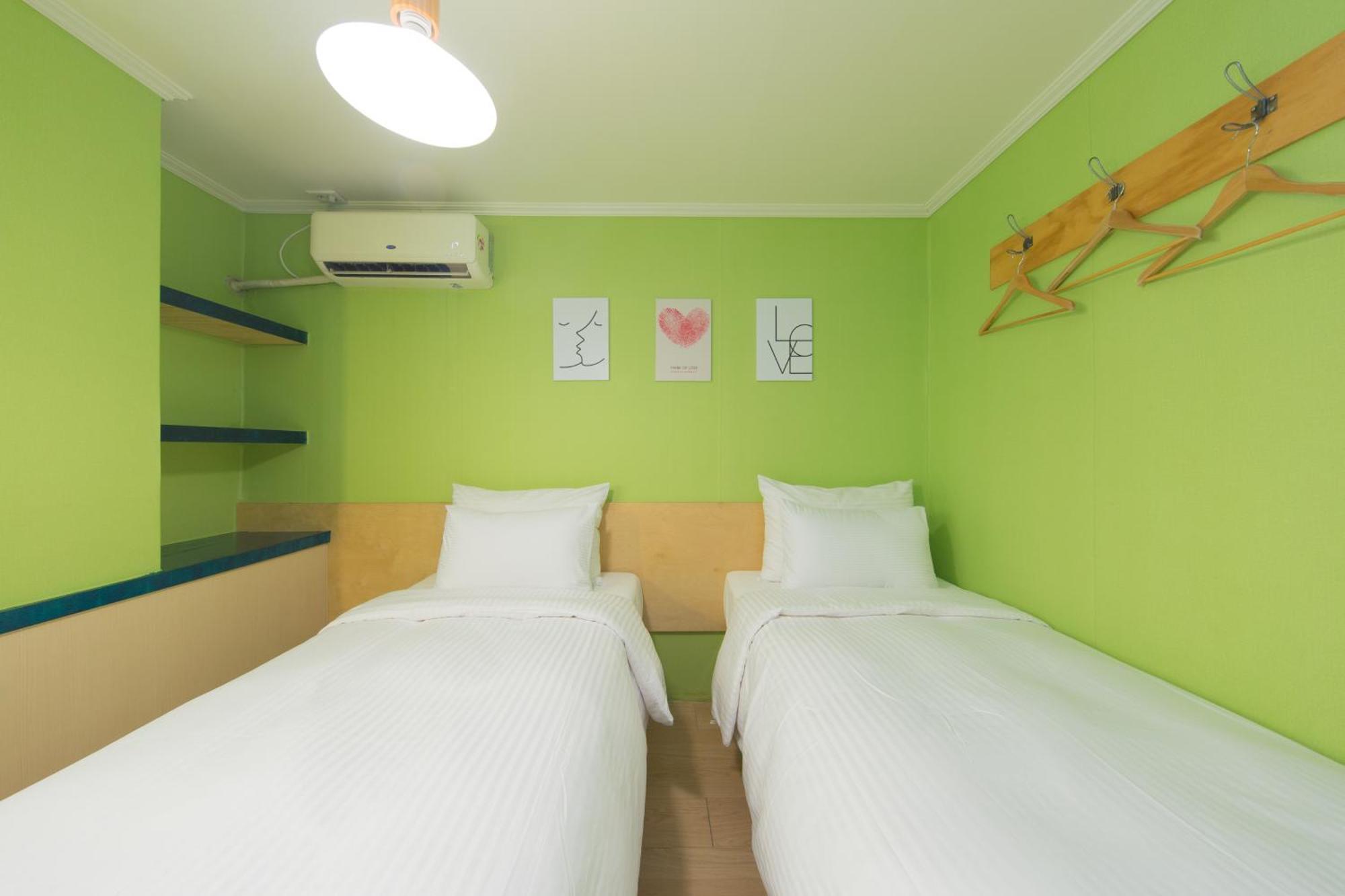 Travel Monster Hotel Seoul Bagian luar foto