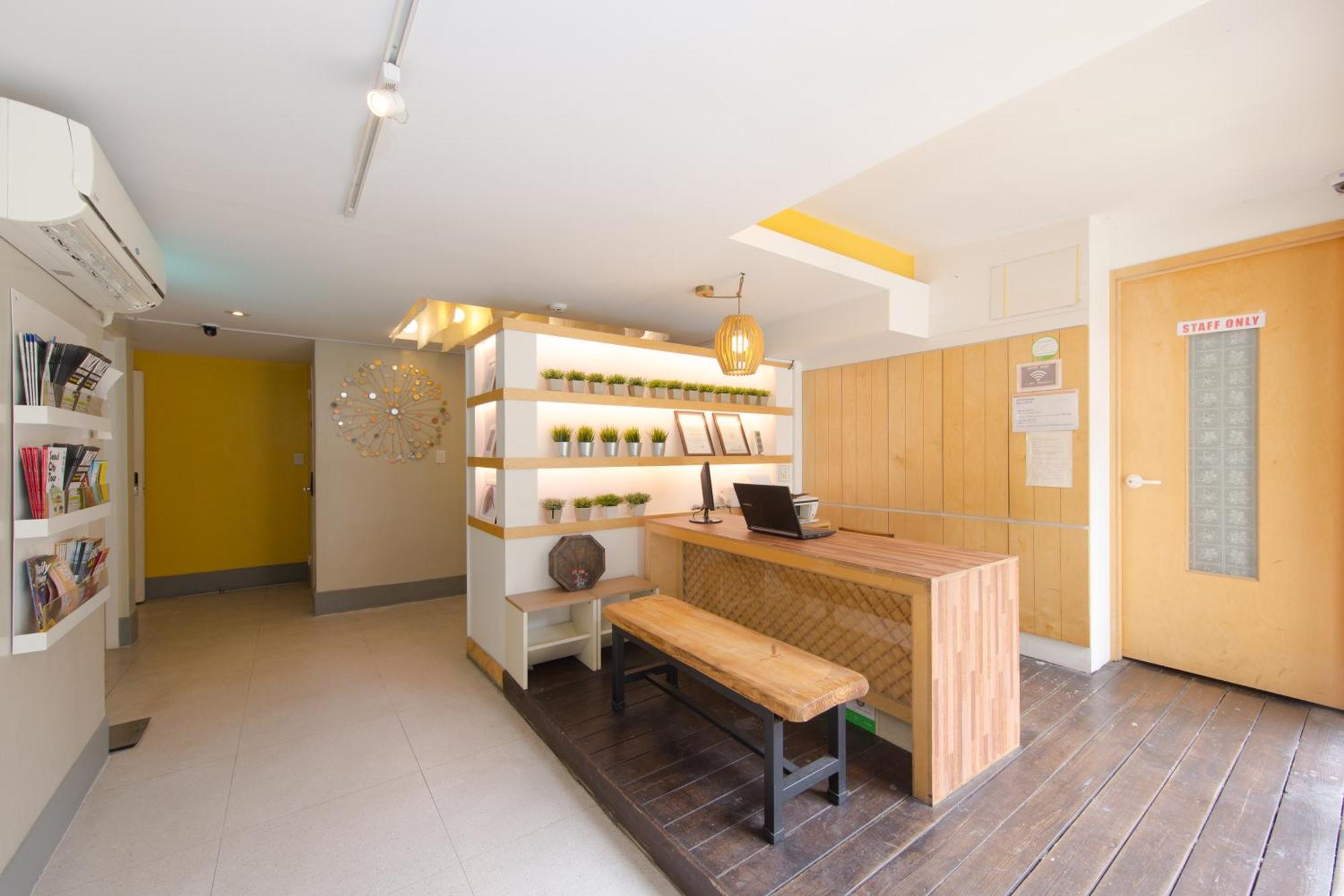 Travel Monster Hotel Seoul Bagian luar foto