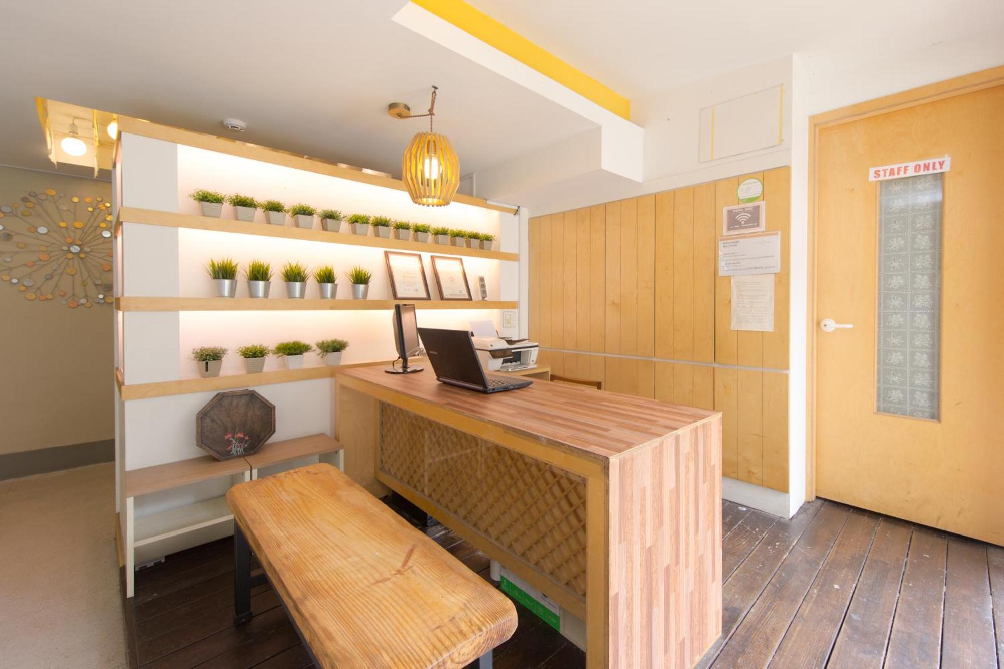 Travel Monster Hotel Seoul Bagian luar foto