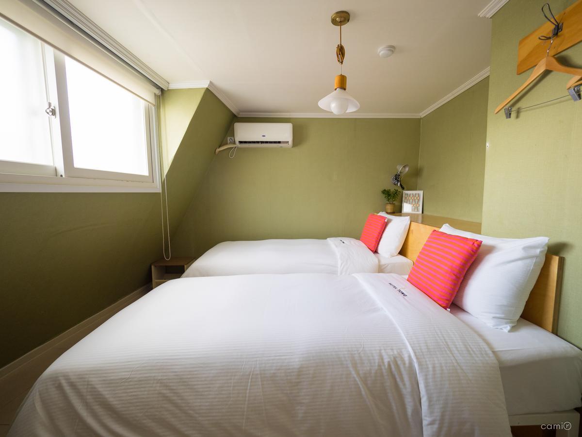 Travel Monster Hotel Seoul Bagian luar foto