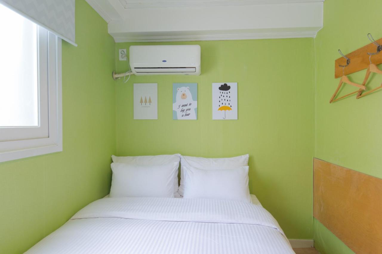 Travel Monster Hotel Seoul Bagian luar foto