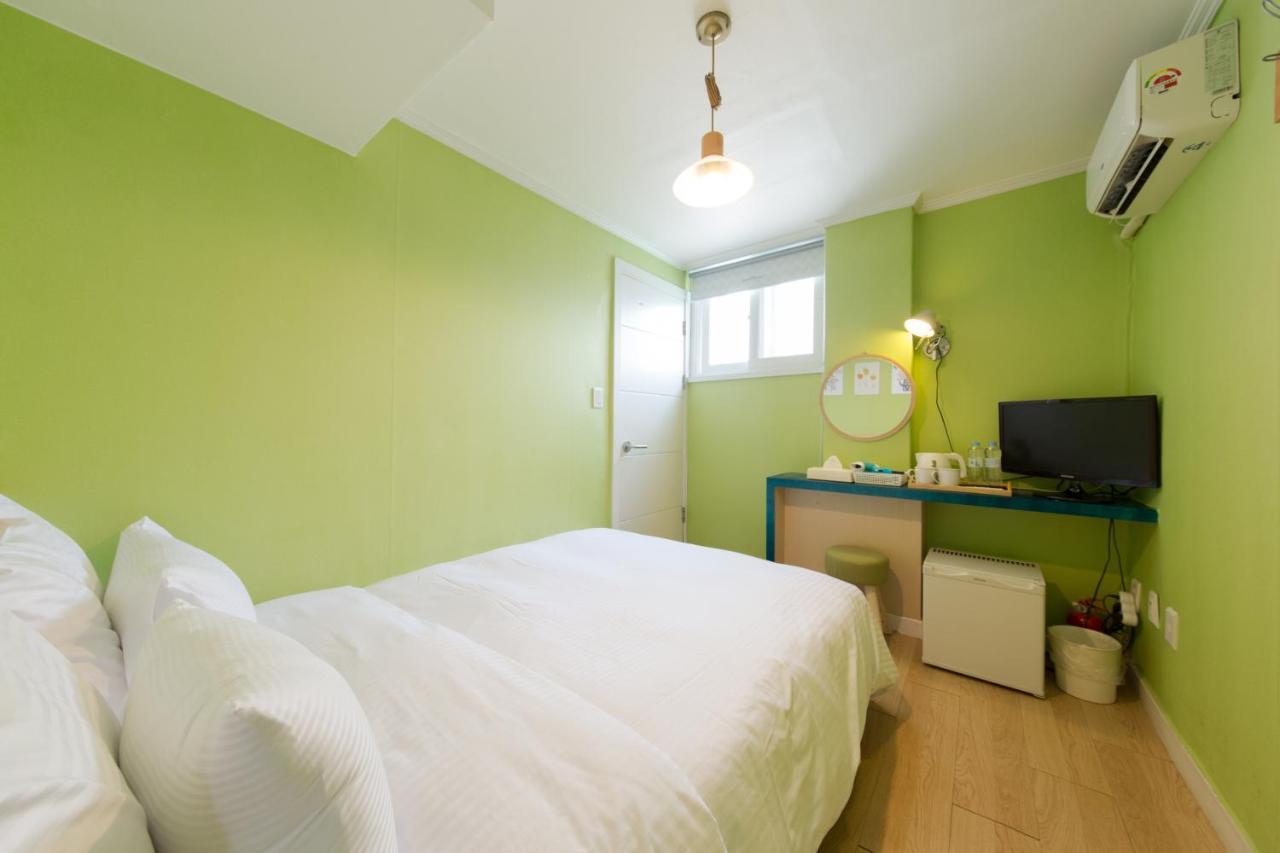 Travel Monster Hotel Seoul Bagian luar foto