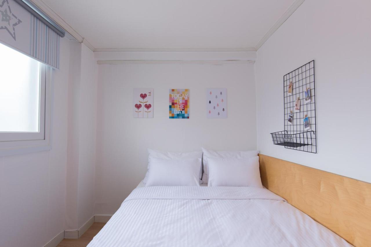 Travel Monster Hotel Seoul Bagian luar foto