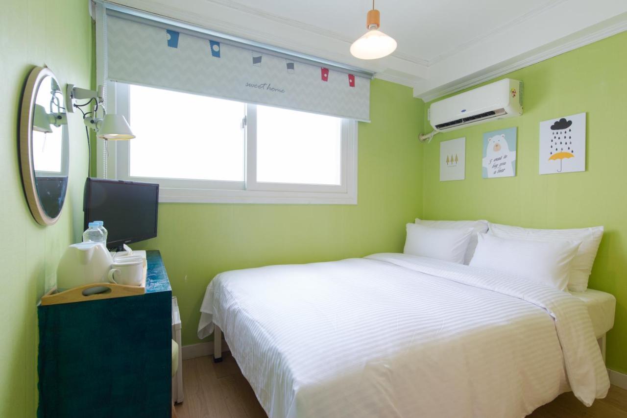 Travel Monster Hotel Seoul Bagian luar foto